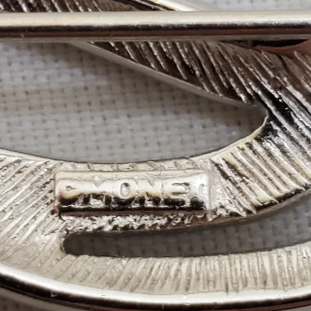 Monet tarnish stylized brooch